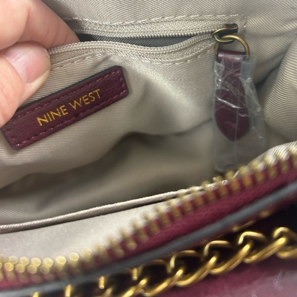 Nine West Susen Burgundy Sleek Minimalist Convertible Chain Crossbody Bag Purse - Picture 9 of 11